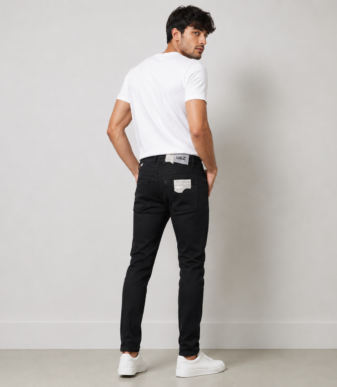 T114 Back Traz T114 Black Slim Fit Jeans for men with premium black denim design and modern casual fit.